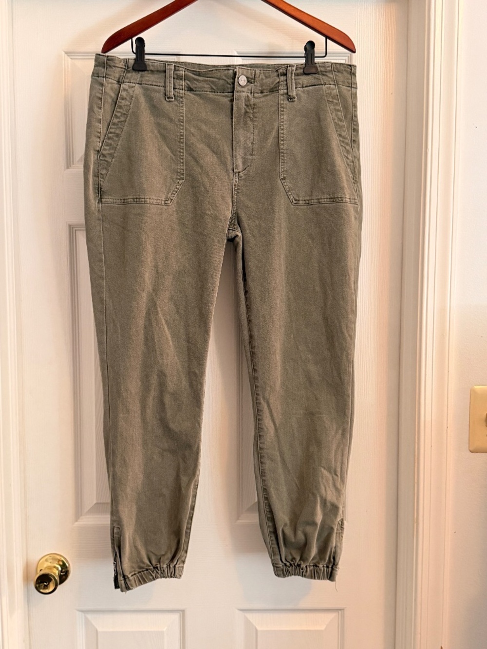 Paige Vintage Green Cropped Mayslie Joggers Sz 33